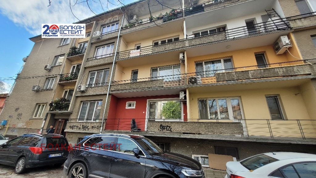 Продава 3-СТАЕН, гр. Велико Търново, Център, снимка 2 - Апартаменти - 52483514