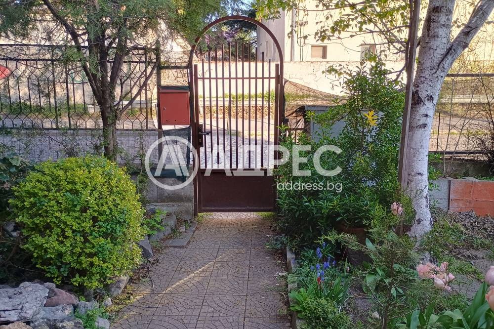Продава ЕТАЖ ОТ КЪЩА, гр. София, Карпузица, снимка 9 - Етаж от къща - 54604670