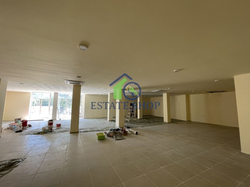 Продава МАГАЗИН в град Пловдив, Кършияка - 340 кв.м / 215 000 € » 420 503.45 лв., ЕСТЕЙТ ШОП