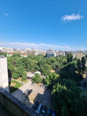 2 yatak odası Belite brezi, Sofia