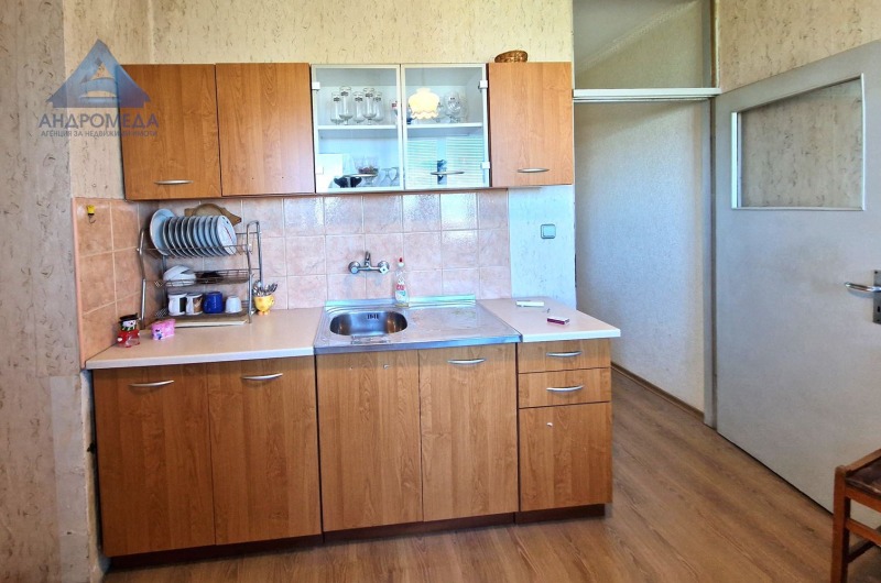 Продава 3-СТАЕН в град Плевен, Дружба 4 - 86 кв.м / 80 000 € » 156 466.40 лв., АНДРОМЕДА ООД