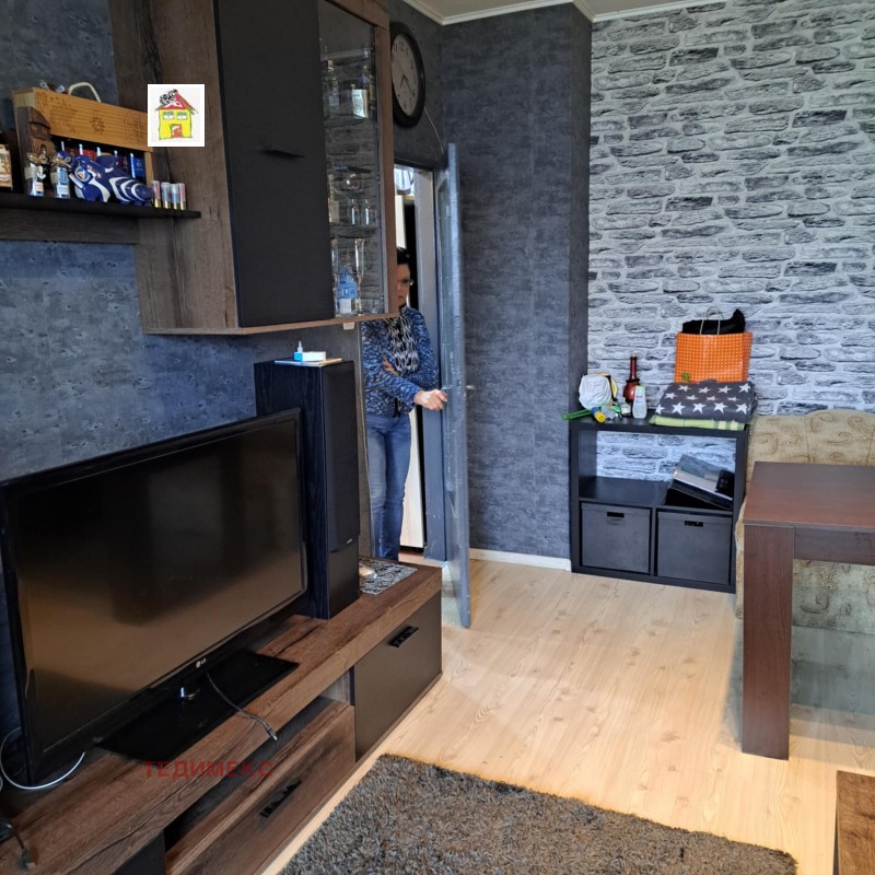 Продава  1-стаен град София , Света Троица , 44 кв.м | 51061203 - изображение [2]