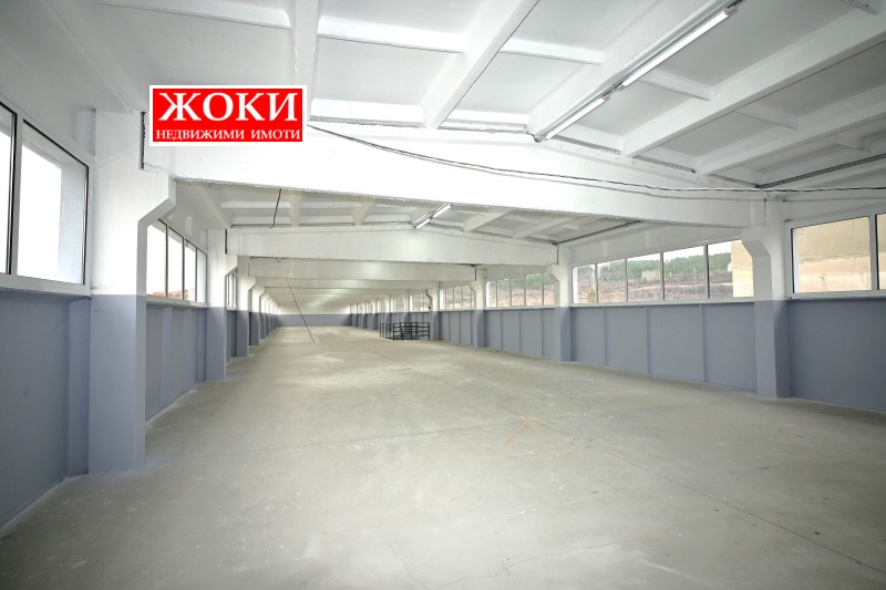 Продава ПРОМ. ПОМЕЩЕНИЕ, гр. Перник, Промишлена зона, снимка 11 - Производствени сгради - 49257698