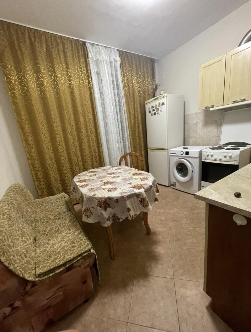 Продава 3-СТАЕН, гр. Плевен, Идеален център, снимка 2 - Апартаменти - 53119849