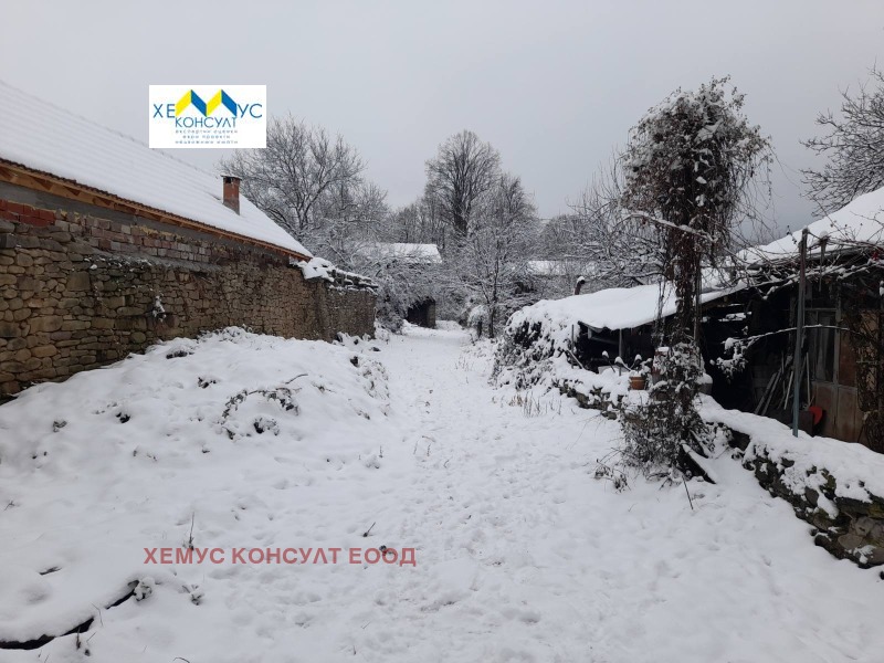 Продава КЪЩА, с. Орешак, област Ловеч, снимка 7 - Къщи - 51497996