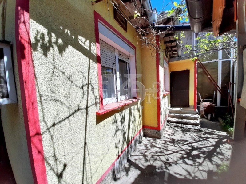 Продава КЪЩА, гр. Добрич, Кралска зона, снимка 13 - Къщи - 53217811