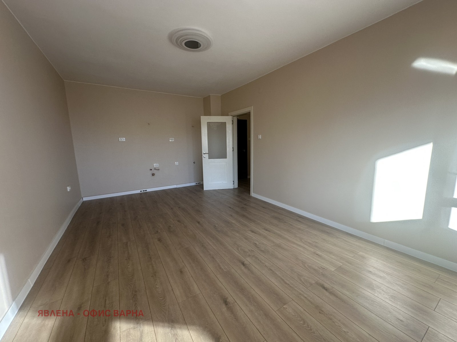 Продава 3-СТАЕН, гр. Варна, Лятно кино Тракия, снимка 2 - Апартаменти - 53792943