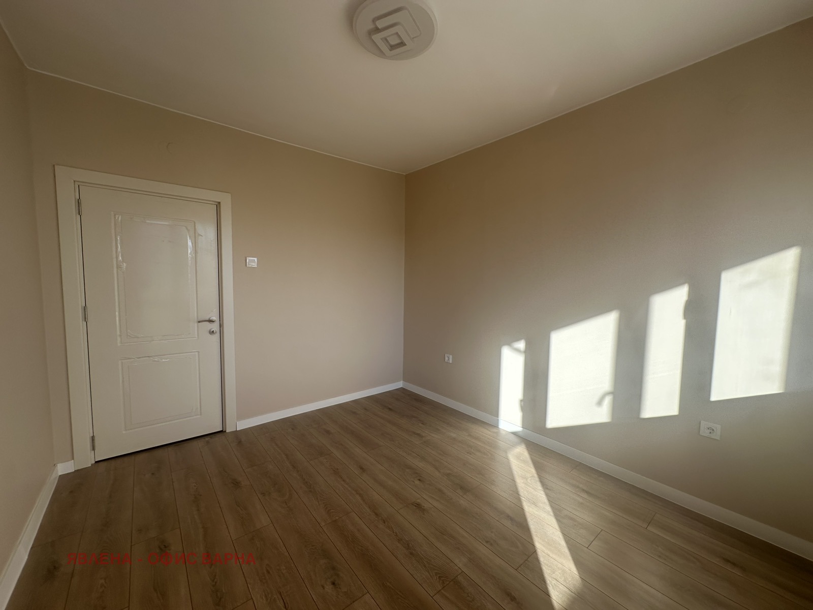 Продава 2-СТАЕН, гр. Варна, Лятно кино Тракия, снимка 2 - Апартаменти - 53742041