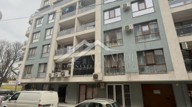 Офіс Христо Ботев, Варна