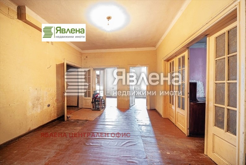 Продава  Многостаен град София , Център , 181 кв.м | 76035663