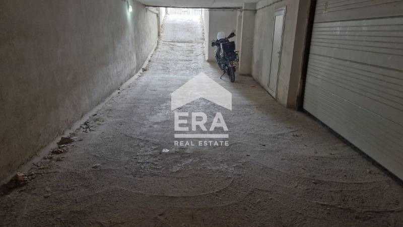 Продава ГАРАЖ, ПАРКОМЯСТО, гр. Варна, Център, снимка 4 - Гаражи и паркоместа - 54125738