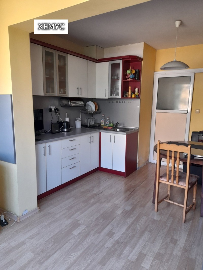 In vendita  1 camera da letto Ruse , Charodejka - Iug , 60 mq | 78649661