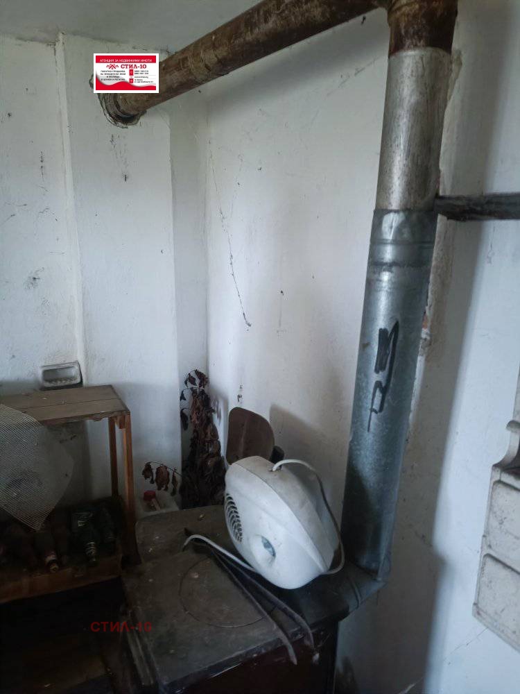 Продава ВИЛА, гр. Шумен, м-т Чашка, снимка 3 - Вили - 52481220