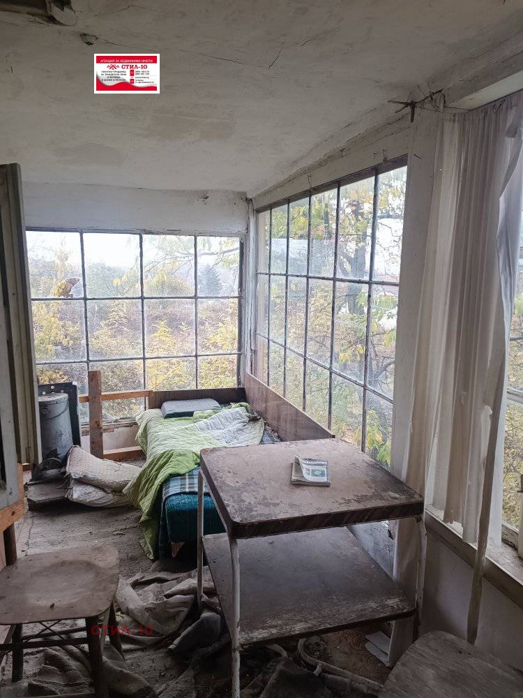 Продава ВИЛА, гр. Шумен, м-т Чашка, снимка 4 - Вили - 52481220