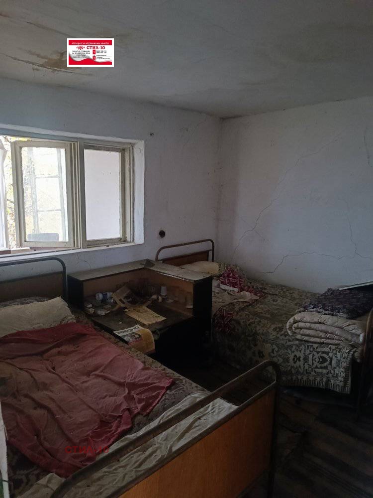 Продава ВИЛА, гр. Шумен, м-т Чашка, снимка 2 - Вили - 52481220