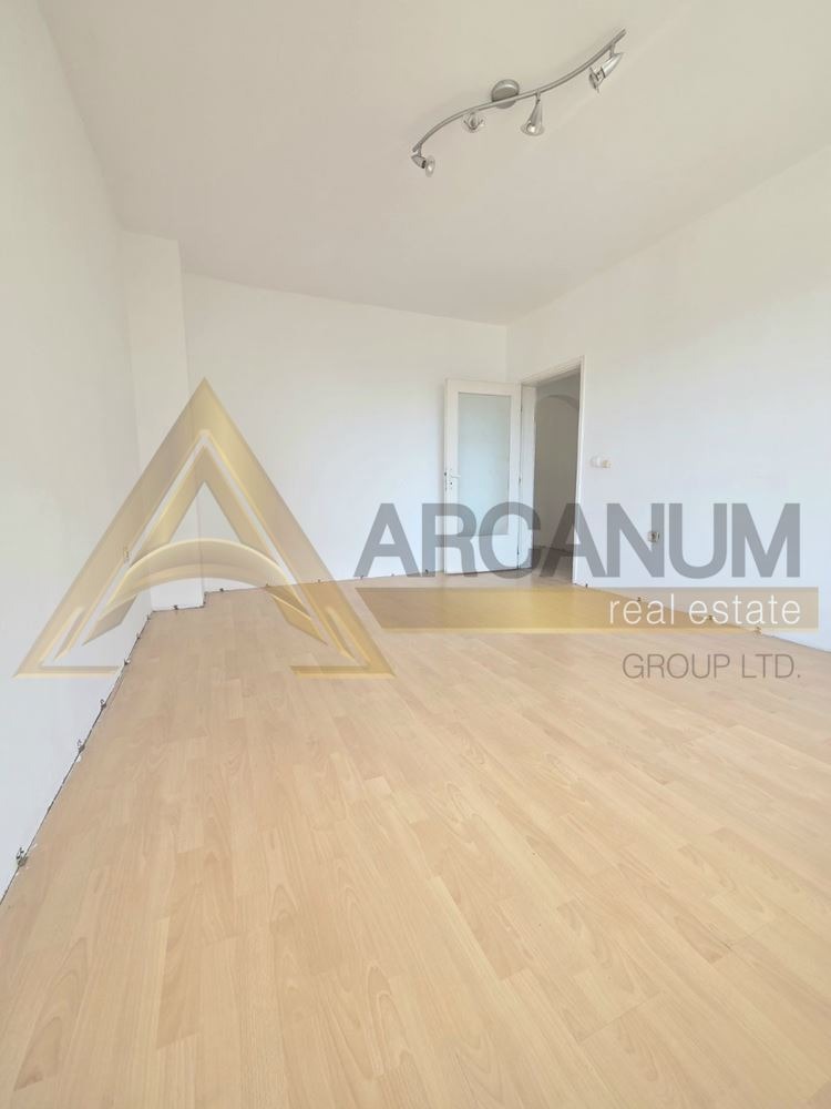 Продава 4-СТАЕН, гр. Варна, Окръжна болница-Генерали, снимка 2 - Апартаменти - 55803638