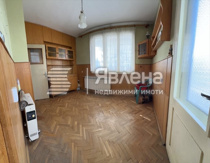 Продава ЕТАЖ ОТ КЪЩА, гр. Ботевград, област София област, снимка 9 - Етаж от къща - 55619113