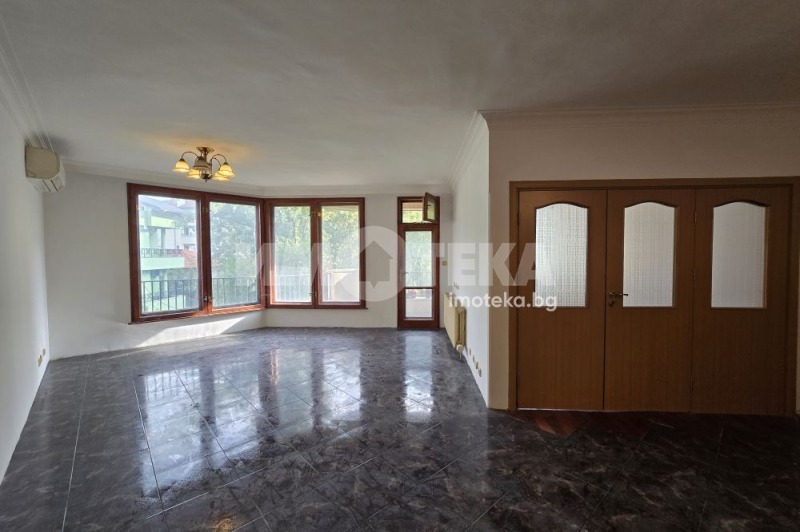 En venta  3+ dormitorios Sofia , Vitosha , 137 metros cuadrados | 84302080
