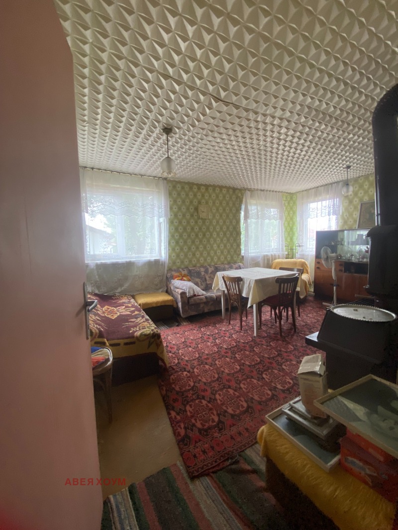 Продава КЪЩА, с. Смолница, област Добрич, снимка 8 - Къщи - 52154850