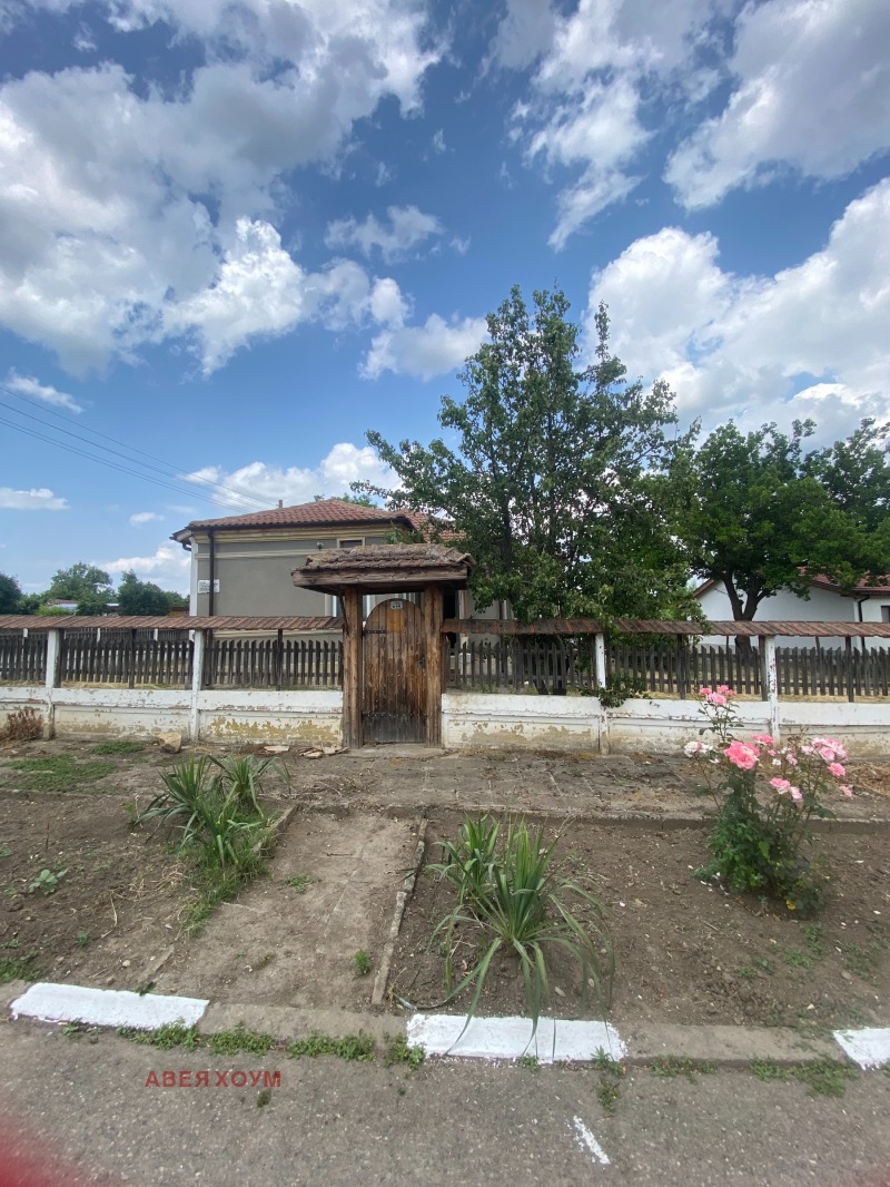 Продава КЪЩА, с. Смолница, област Добрич, снимка 6 - Къщи - 52154850