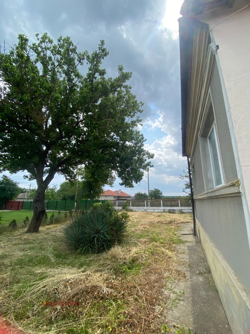 Продава КЪЩА, с. Смолница, област Добрич, снимка 11 - Къщи - 52154850