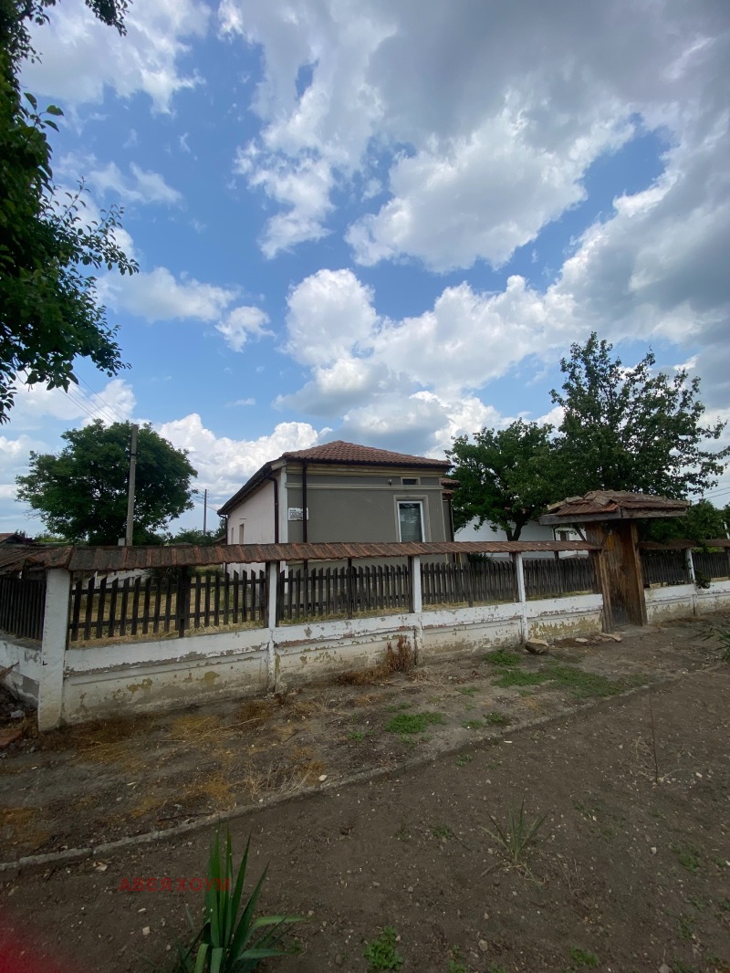 Продава КЪЩА, с. Смолница, област Добрич, снимка 4 - Къщи - 52154850