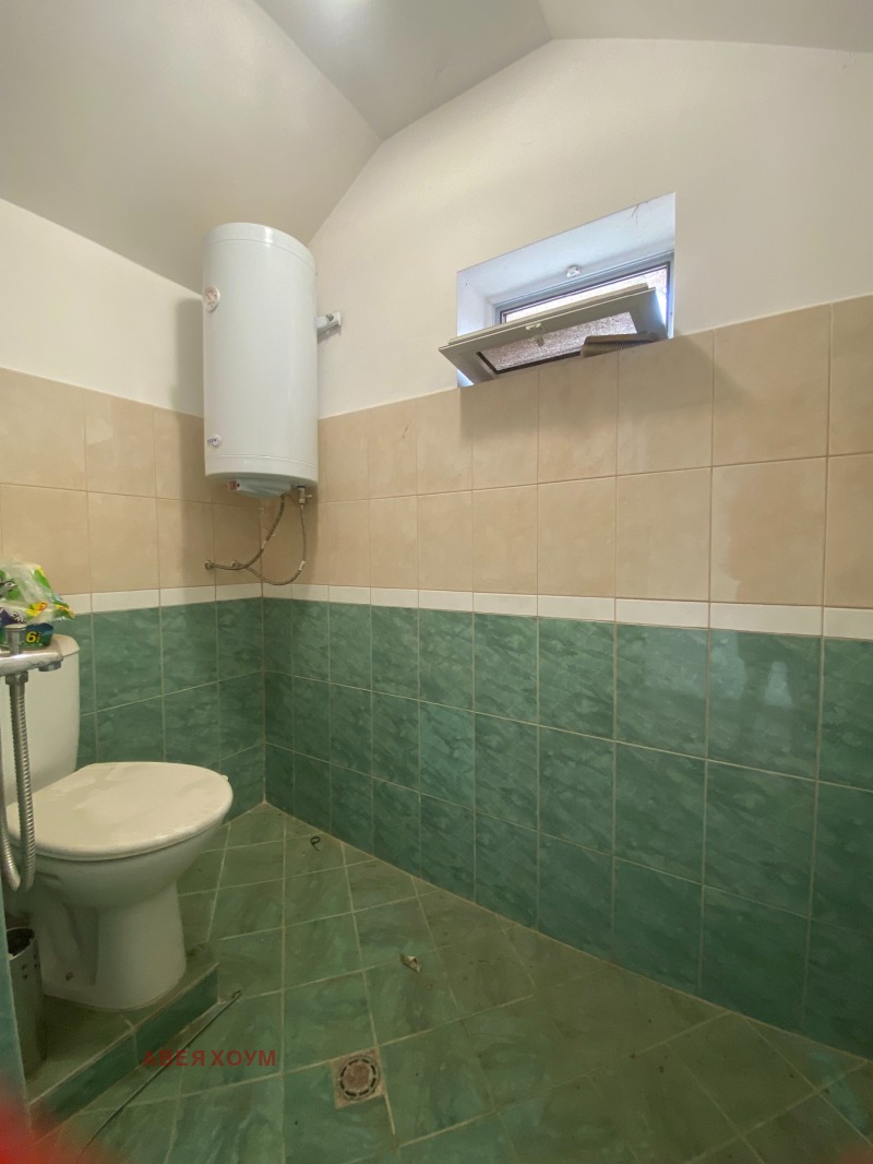 Продава КЪЩА, с. Смолница, област Добрич, снимка 9 - Къщи - 52154850