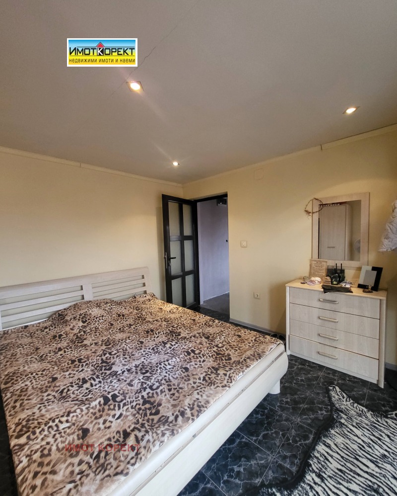 Продава КЪЩА, с. Звъничево, област Пазарджик, снимка 9 - Къщи - 52528076