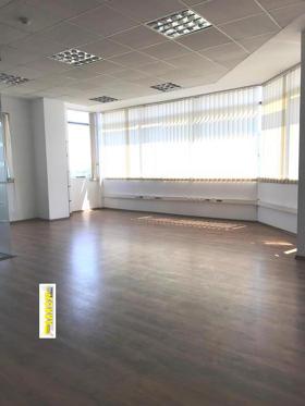 Продажба на офиси в град София - изображение 12 