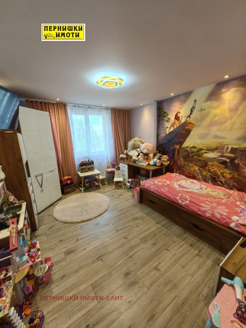 Продава  3-стаен град Перник , Изток , 80 кв.м | 72109238 - изображение [10]