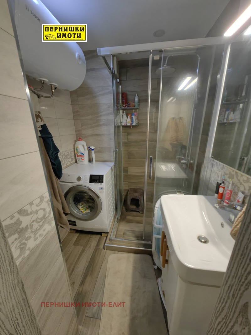 Продава  3-стаен град Перник , Изток , 80 кв.м | 72109238 - изображение [9]