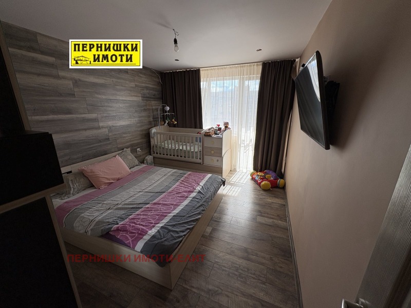 Продава  3-стаен град Перник , Изток , 80 кв.м | 72109238 - изображение [13]