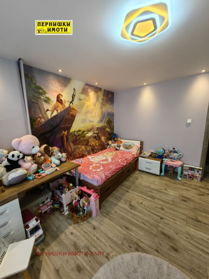 Продава  3-стаен град Перник , Изток , 80 кв.м | 72109238 - изображение [12]
