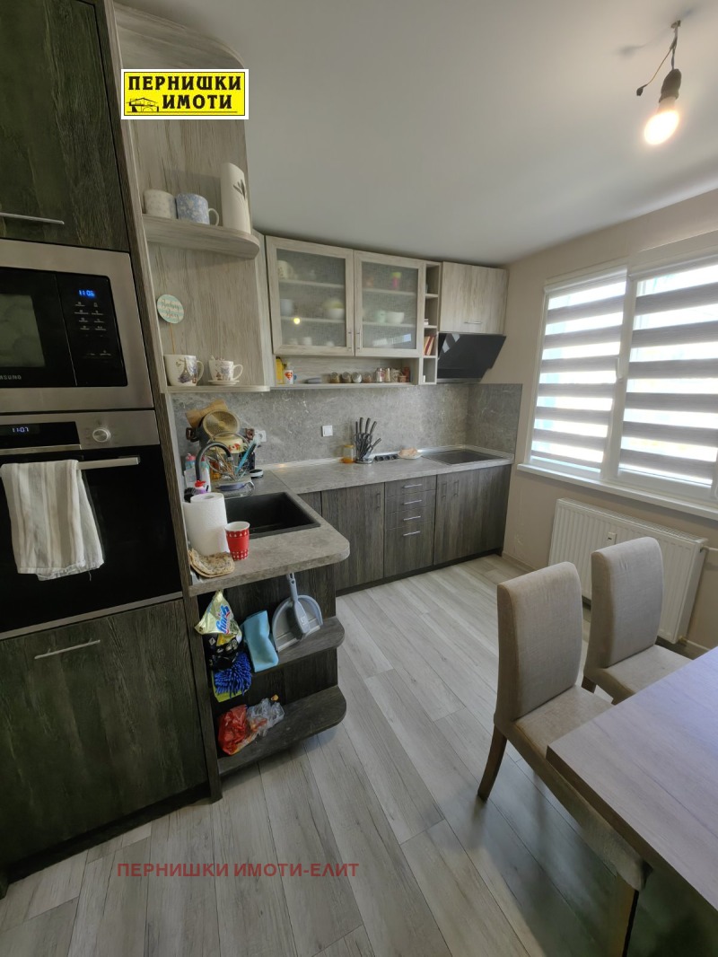 Продава  3-стаен град Перник , Изток , 80 кв.м | 72109238 - изображение [6]