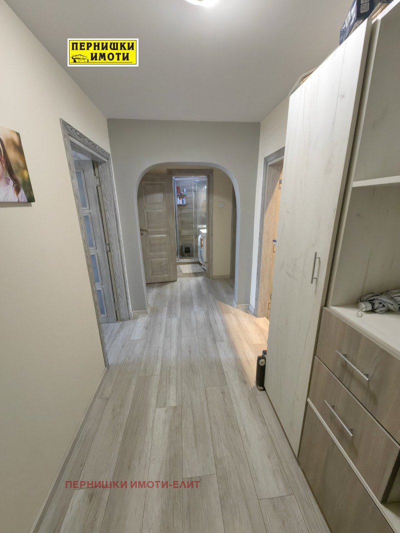 Продава  3-стаен град Перник , Изток , 80 кв.м | 72109238 - изображение [4]
