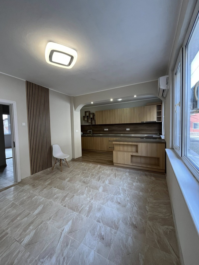 Продава 3-СТАЕН, гр. Поморие, област Бургас, снимка 2 - Апартаменти - 52712553