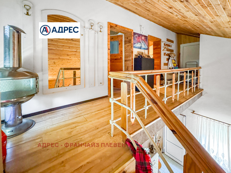 Продава КЪЩА, с. Тученица, област Плевен, снимка 11 - Къщи - 52600614