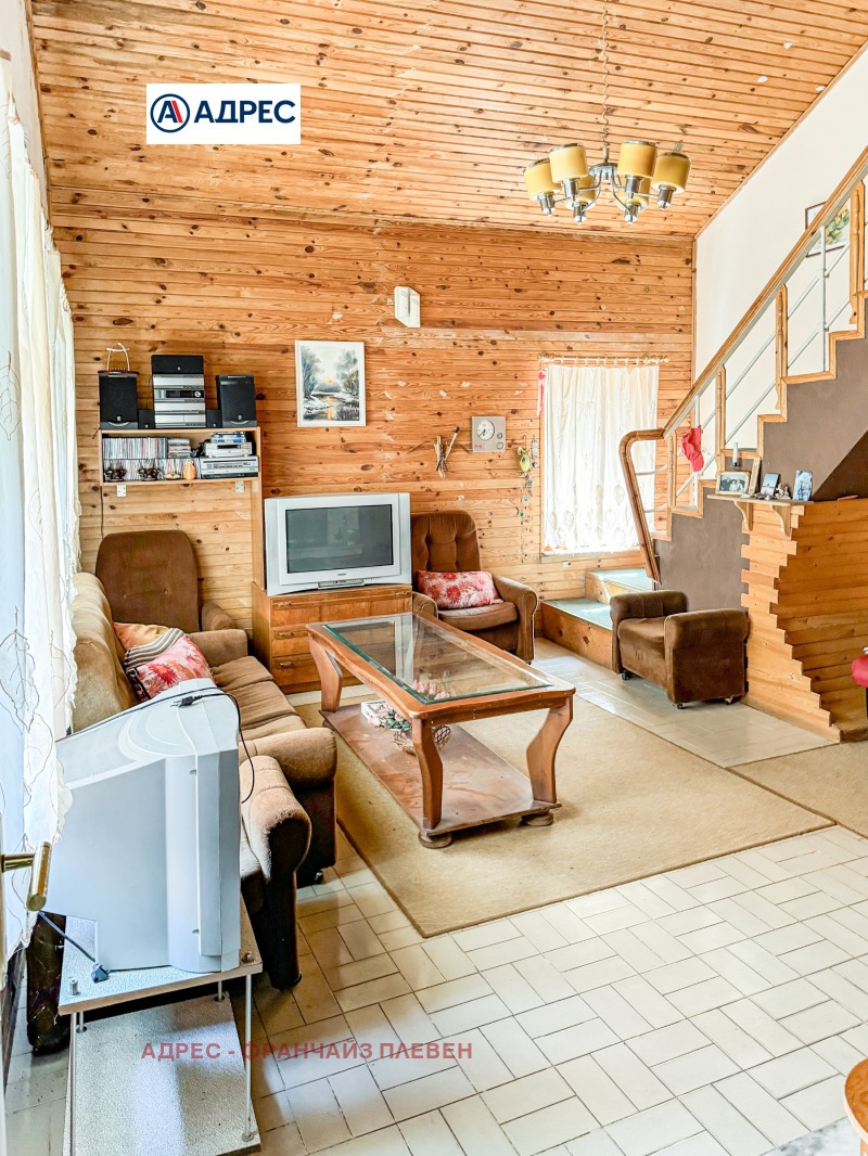 Продава КЪЩА, с. Тученица, област Плевен, снимка 6 - Къщи - 52600614