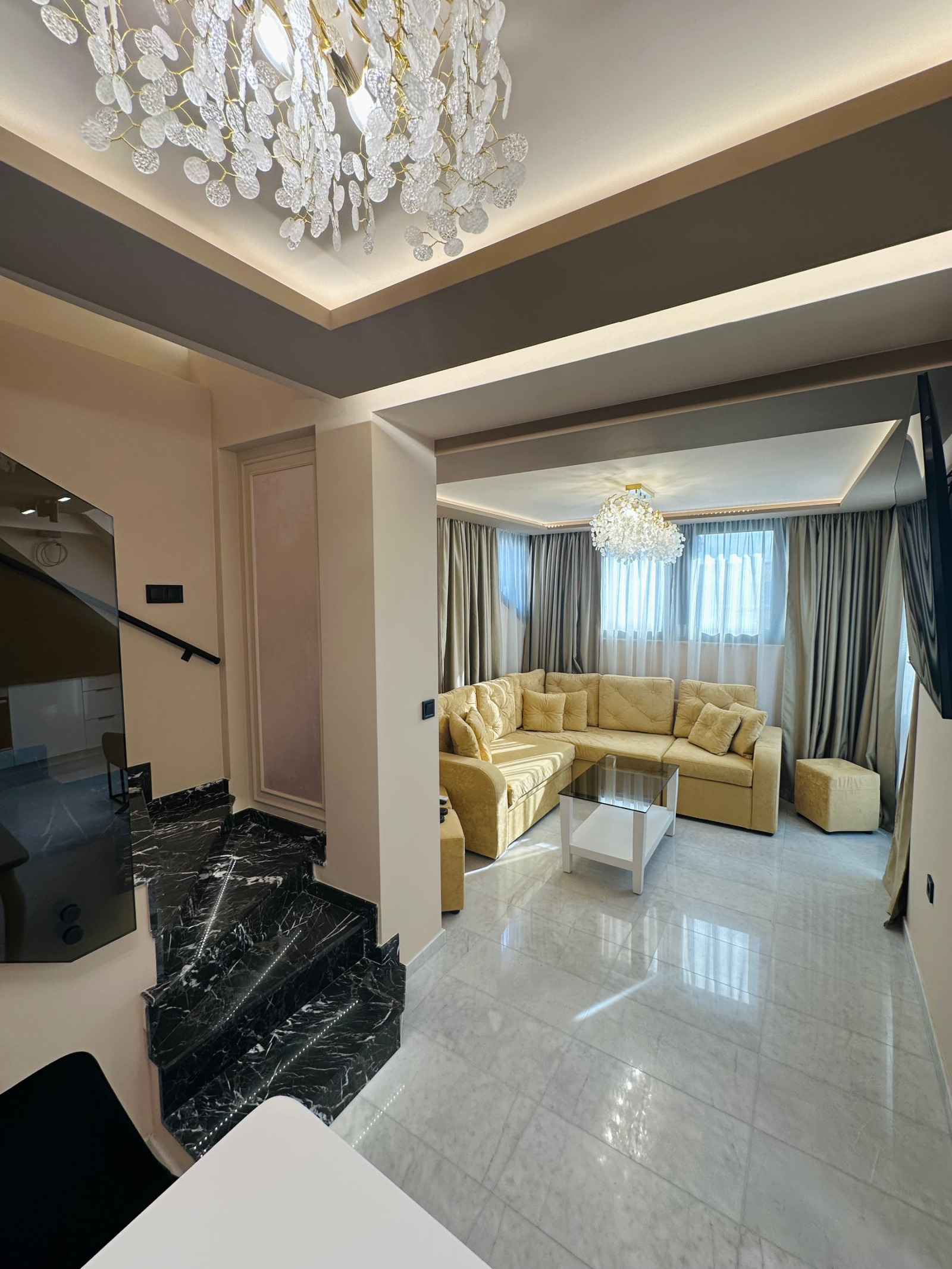 Продава 3-СТАЕН, гр. Пловдив, Център, снимка 2 - Апартаменти - 54404317
