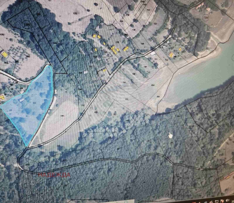 Продава ПАРЦЕЛ, с. Лесидрен, област Ловеч