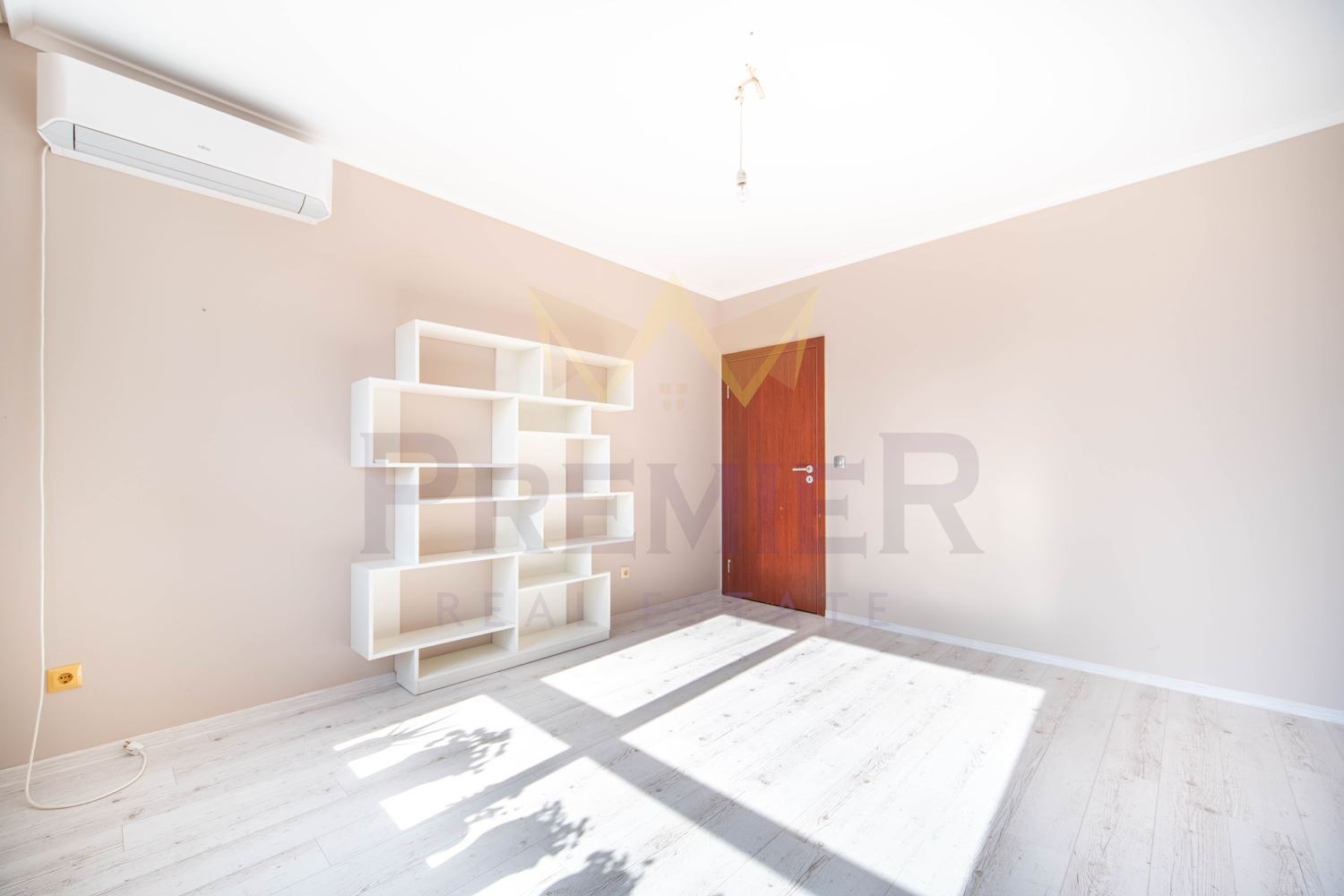 Продава 3-СТАЕН, гр. Варна, м-т Горна Трака, снимка 9 - Апартаменти - 54521293