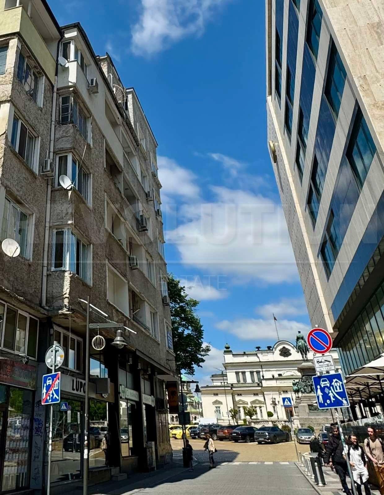 Продава МНОГОСТАЕН, гр. София, Докторски паметник