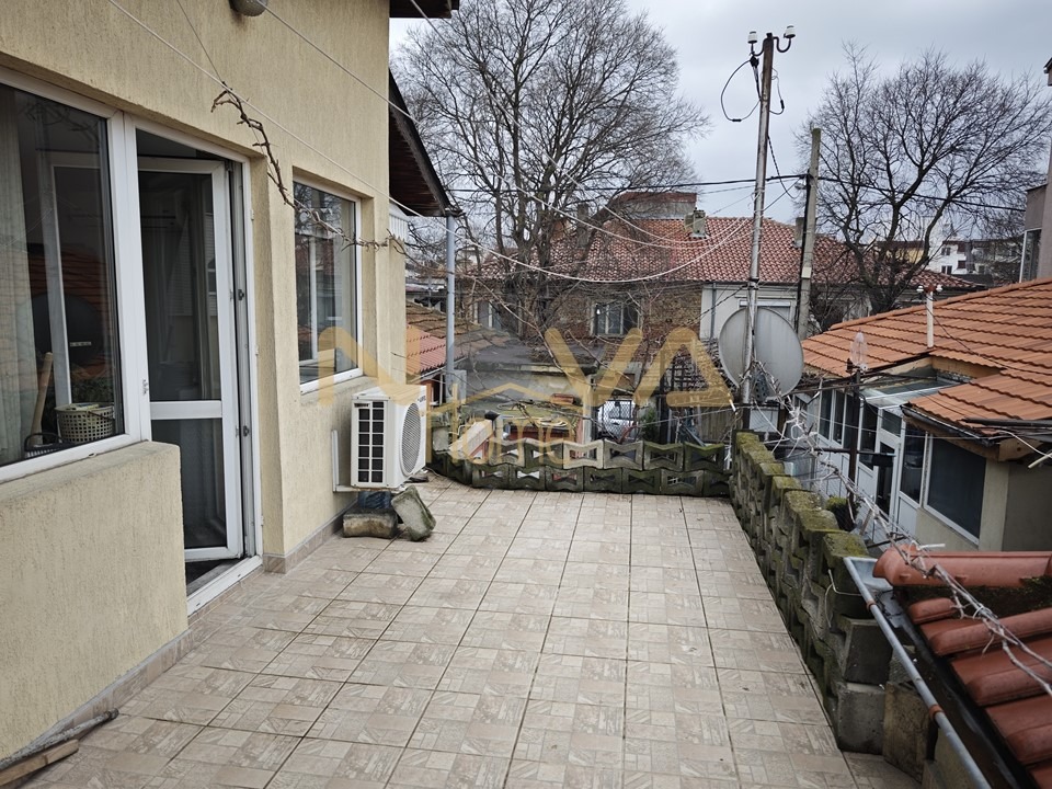Продава КЪЩА, гр. Варна, Христо Ботев, снимка 2 - Къщи - 53961416
