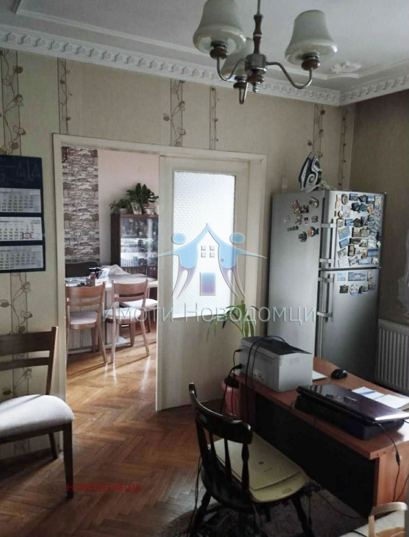 Продава 4-СТАЕН, гр. Шумен, Куршун чешма, снимка 2 - Апартаменти - 53091637