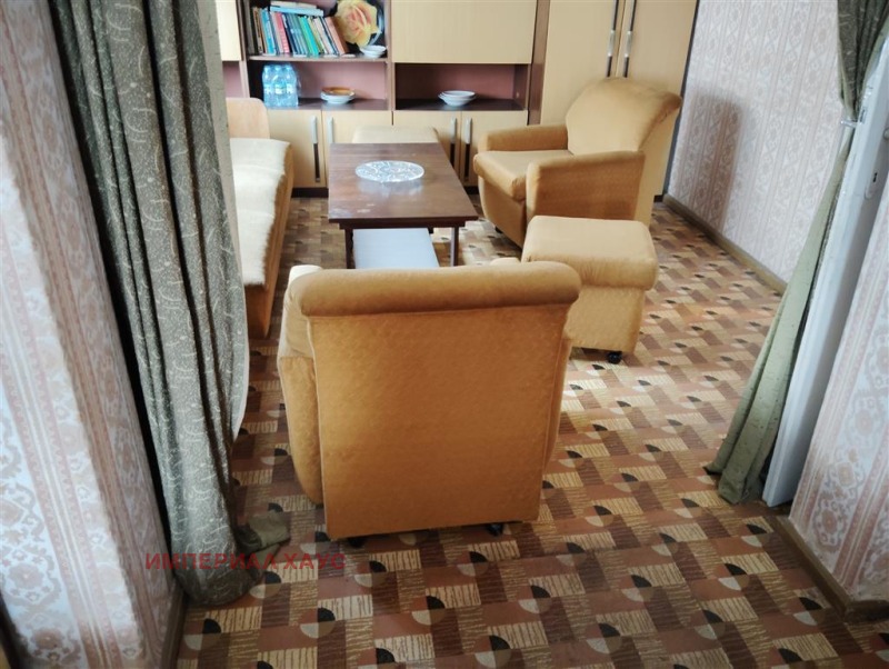 Продава ЕТАЖ ОТ КЪЩА, гр. Хасково, Тракийски, снимка 2 - Етаж от къща - 52651353