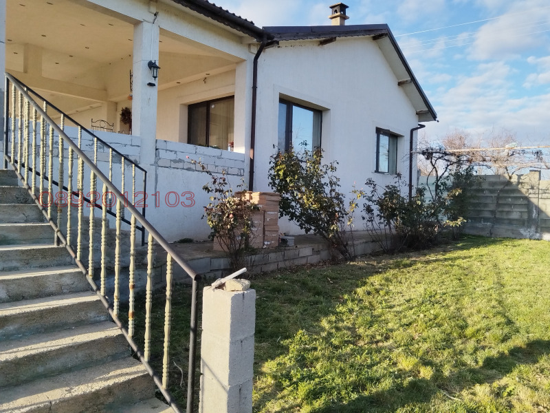 Продава КЪЩА, с. Радево, област Сливен, снимка 2 - Къщи - 53055425