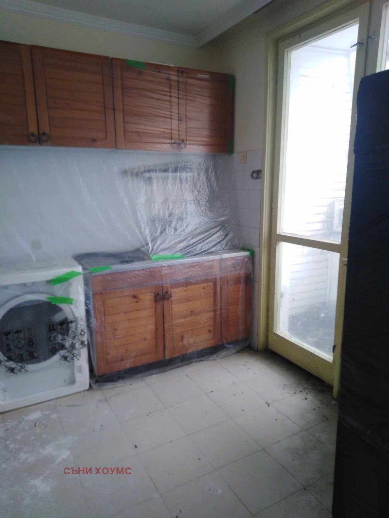 Продава МНОГОСТАЕН в област Велико Търново, гр. Стражица - 111 кв.м / 33 000 € » 64 542.39 лв., СЪНИ ХОУМС