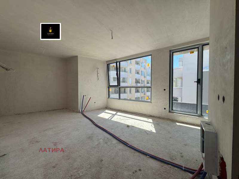 Myytävänä  Studio Sofia , Družba 1 , 51 neliömetriä | 60283345 - kuva [2]
