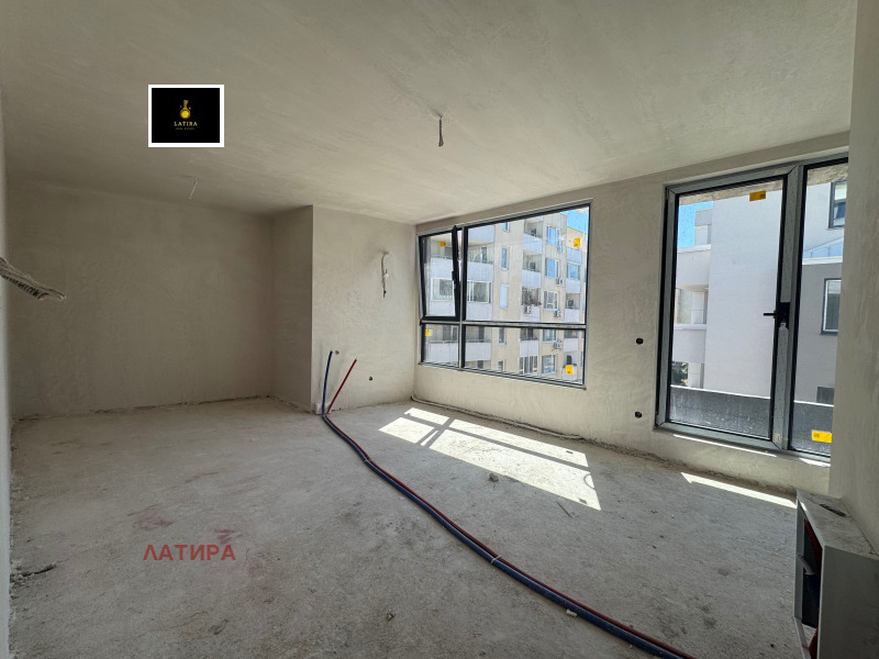 Myytävänä  Studio Sofia , Družba 1 , 51 neliömetriä | 60283345