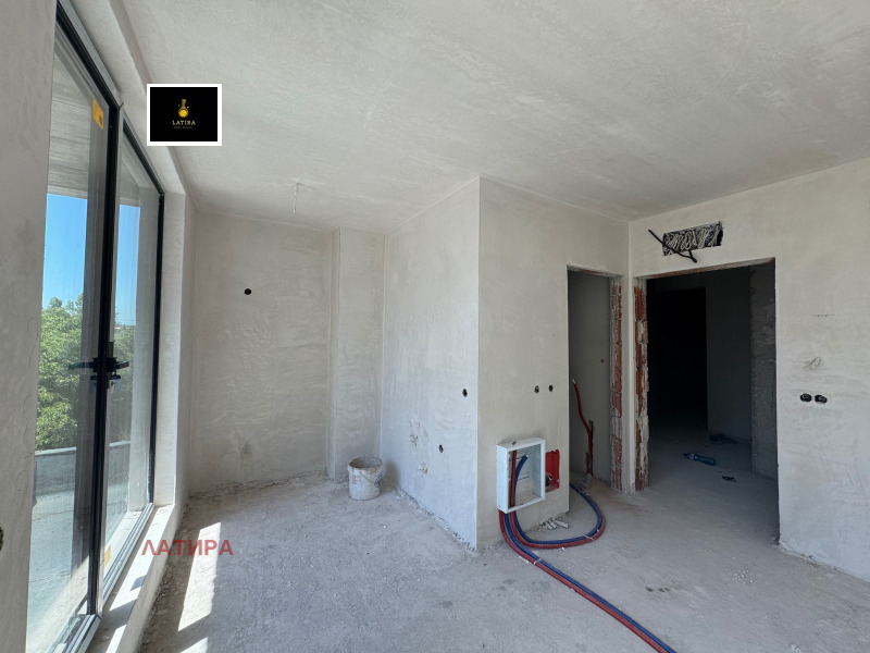 Myytävänä  Studio Sofia , Družba 1 , 51 neliömetriä | 60283345 - kuva [6]
